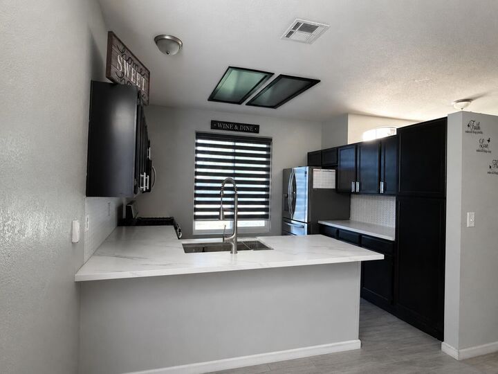 Property Photo: 1391 Columbia Avenue CA 93274