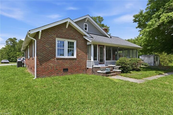 Property Photo: 5853 Riverdale Drive NC 27282