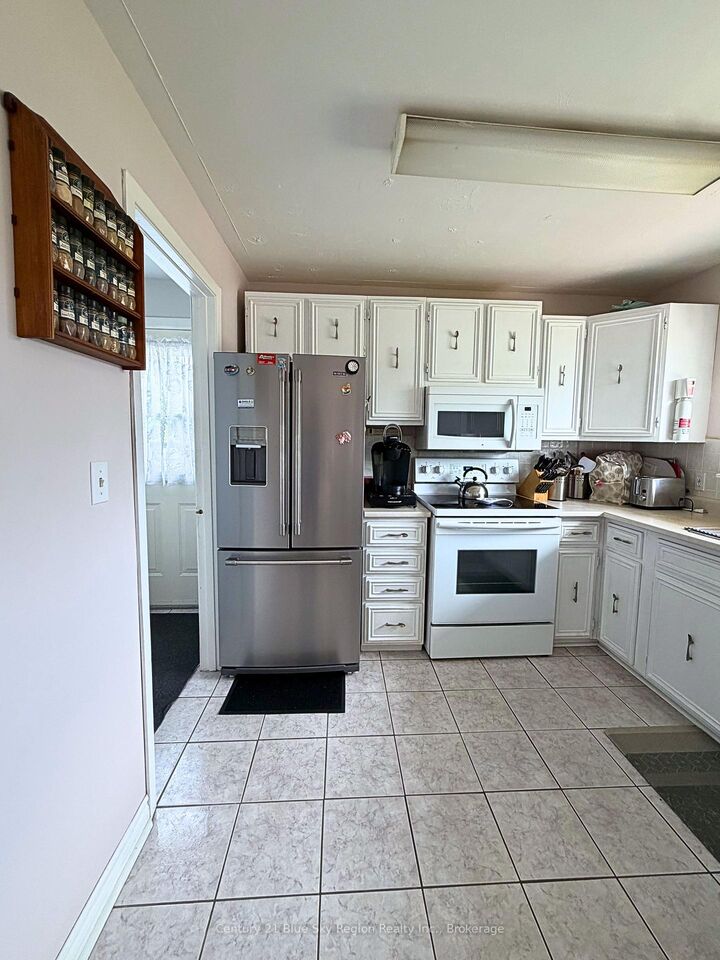 Property Photo:  350 Louis Street  ON P0H 1V0 