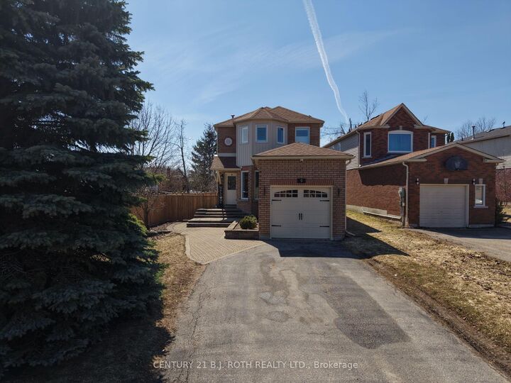 Property Photo:  9 Laidlaw Drive N  ON L4N 7S1 