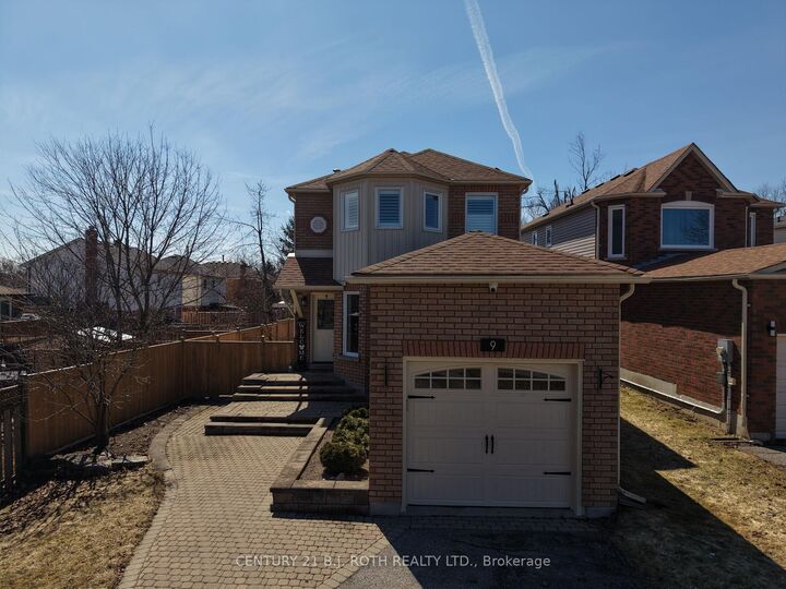 Property Photo:  9 Laidlaw Drive N  ON L4N 7S1 