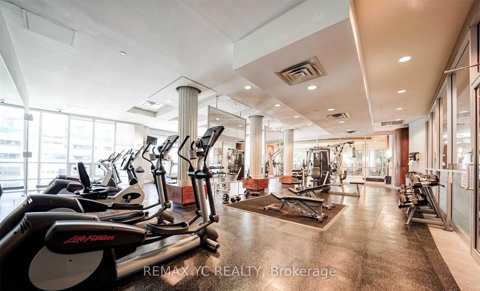 Photo de la propriété:  763 Bay Street 1704  ON M5G 2R3 