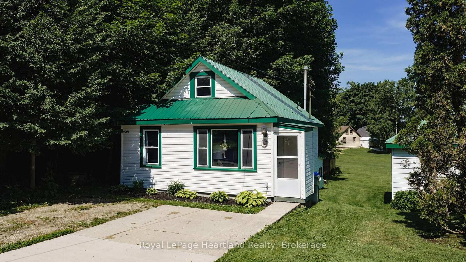 Property Photo: 20 William Street S ON N0M 1L0