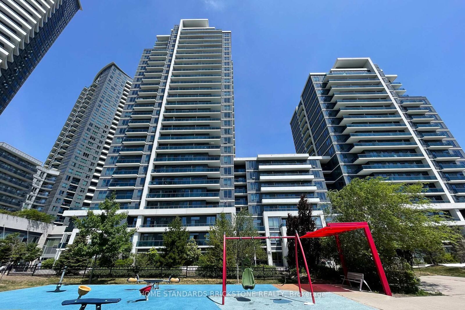 Property Photo:  7165 Yonge Street Ph 108  ON L3T 0C9 