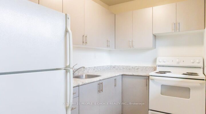 Property Photo:  1051 Seneca Avenue 309  ON L5G 3X7 