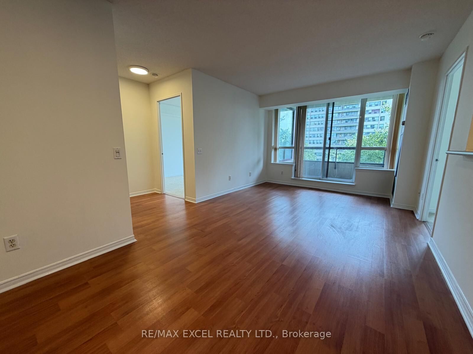 Property Photo:  91 Townsgate Drive 507  ON L4J 8E8 