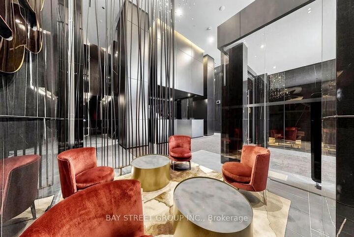Property Photo: 11 Yorkville Avenue 2108 ON M4W 1L2