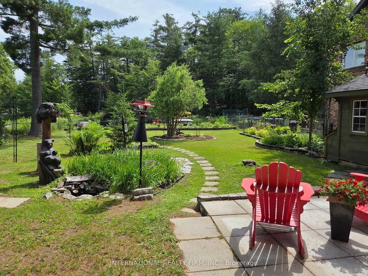 324 Bethune Drive N — photo 1