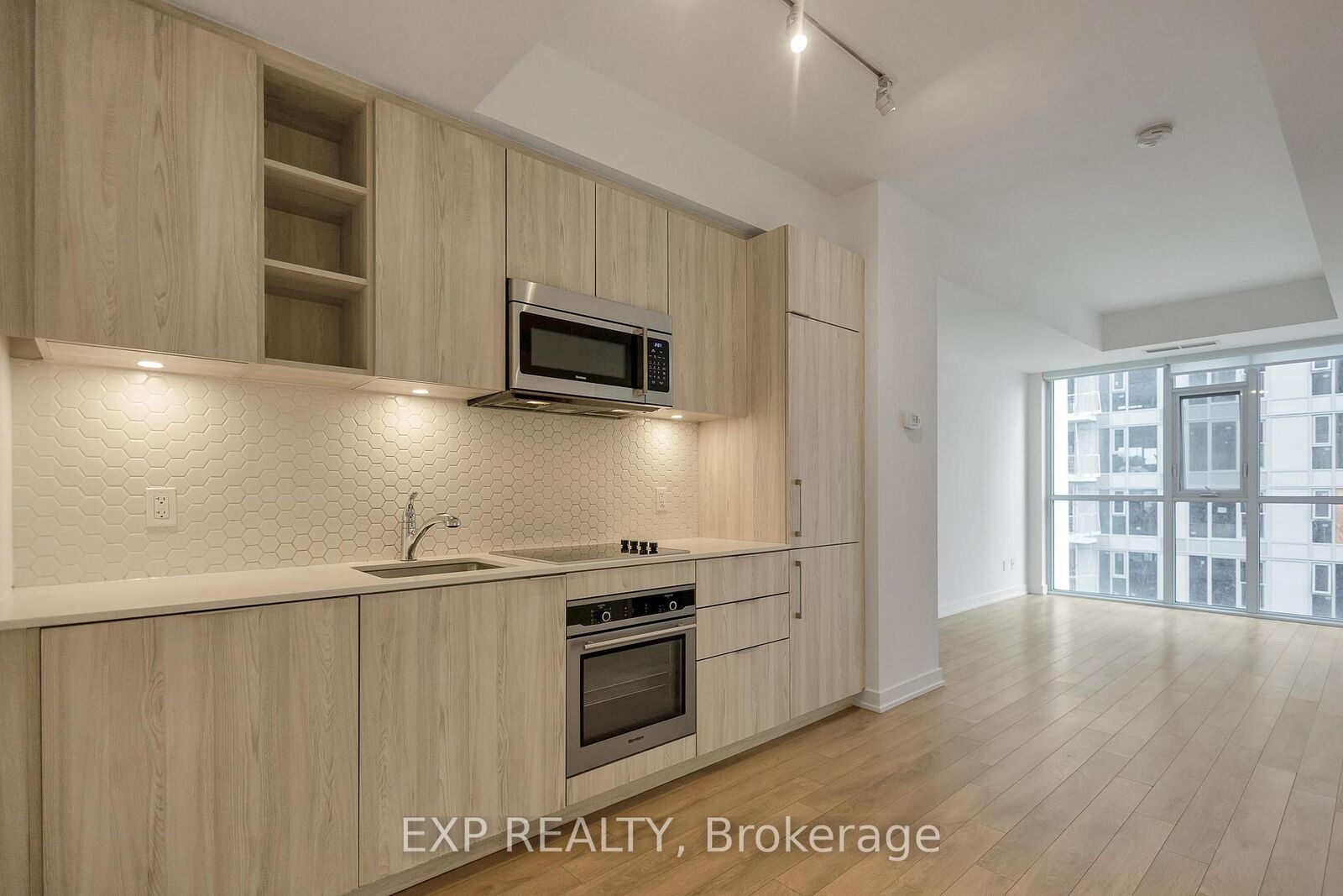 Property Photo: 50 Ordnance Street 2404 ON M6K 0C9