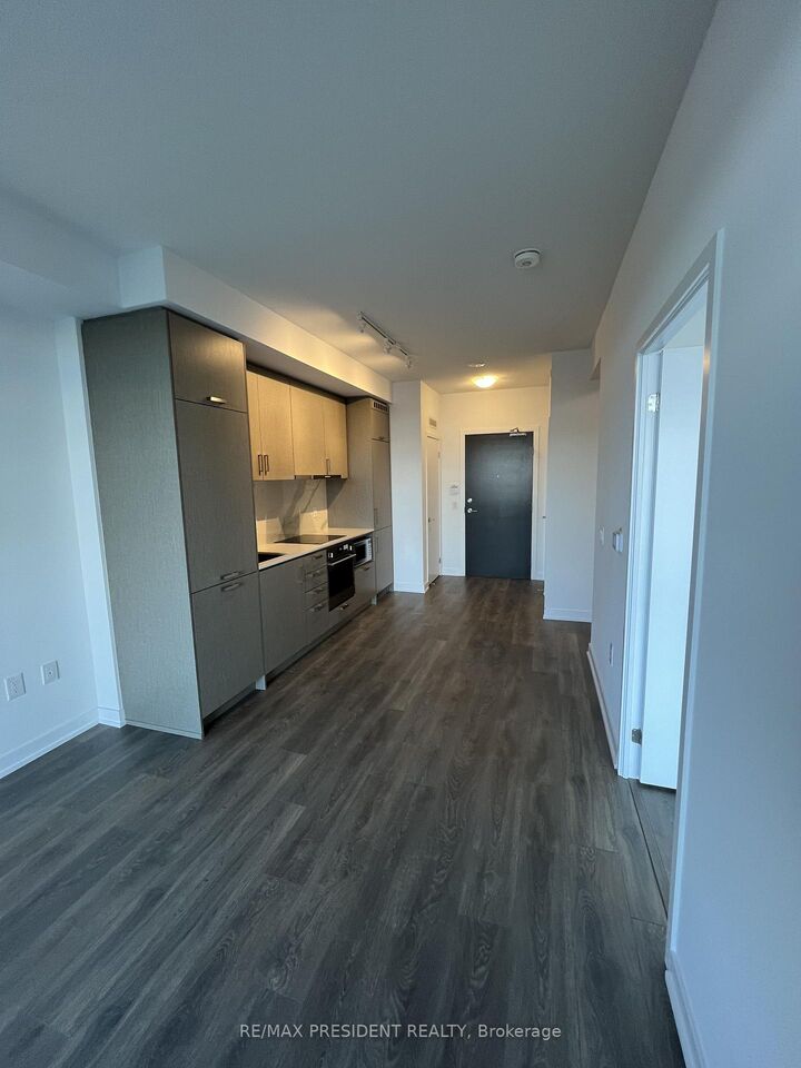 Property Photo: 60 Honeycrisp Crescent 616 ON L4K 0N5
