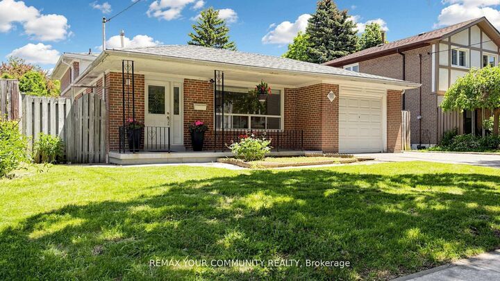 23 Lesgay Crescent — photo 1
