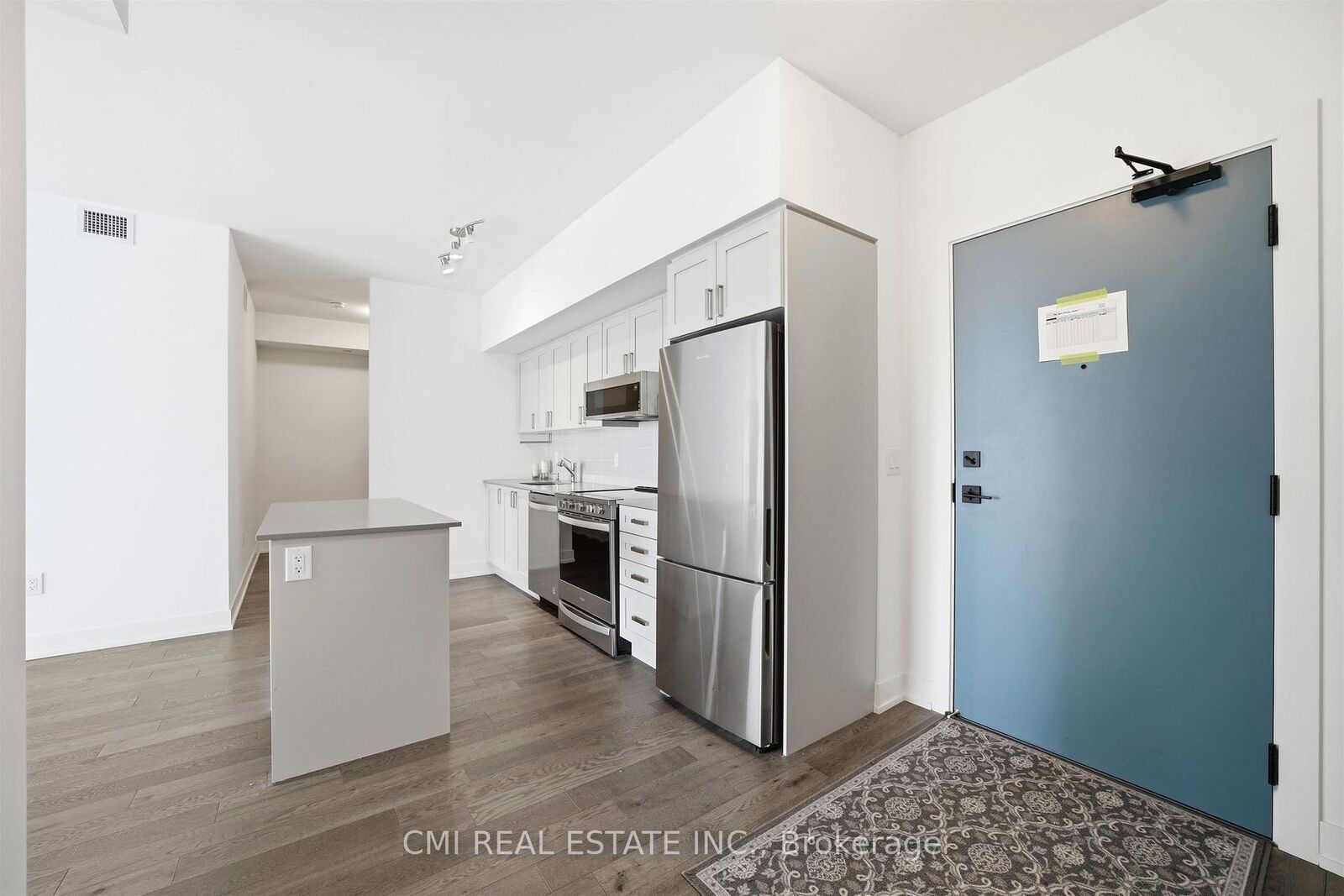 Property Photo: 1063 Douglas McCurdy Common 306 ON L5G 4B1