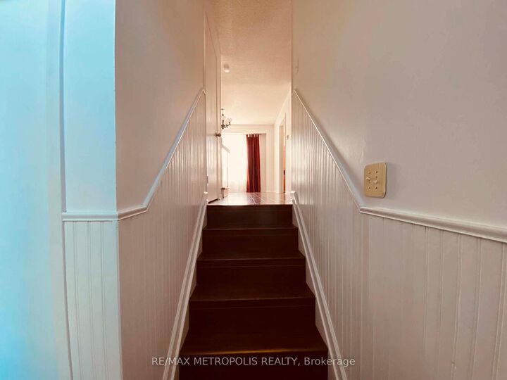 85 Elmvale Avenue — photo 1
