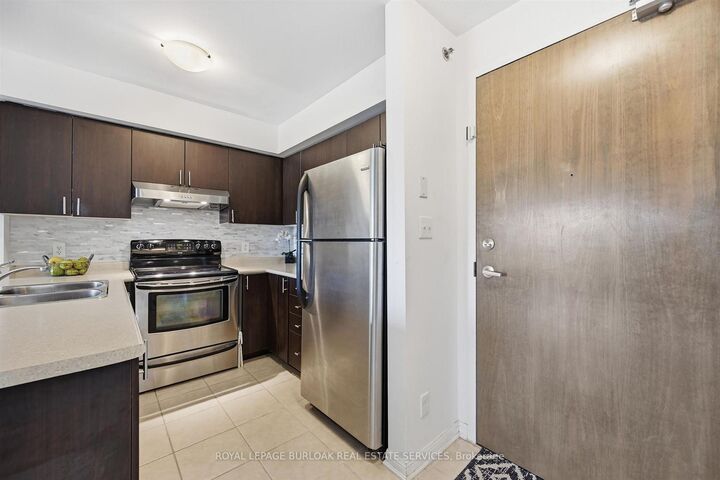 Property Photo: 3060 Rotary Way 303 ON L7M 0G9