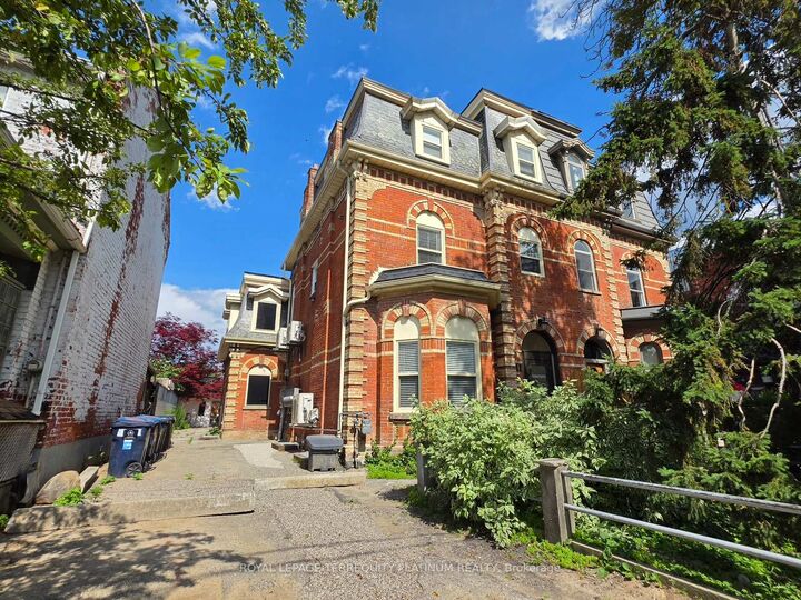 Property Photo:  11 Beaconsfield Avenue 1/Bsmnt  ON M6J 3J1 