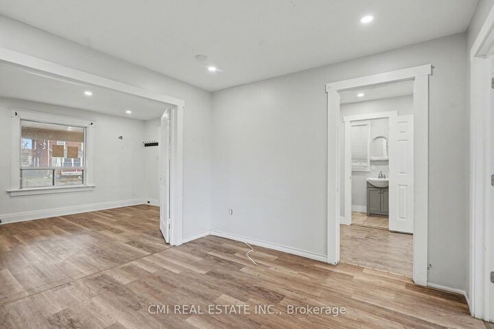 Property Photo: 4824 Fourth Avenue ON L2E 4P1