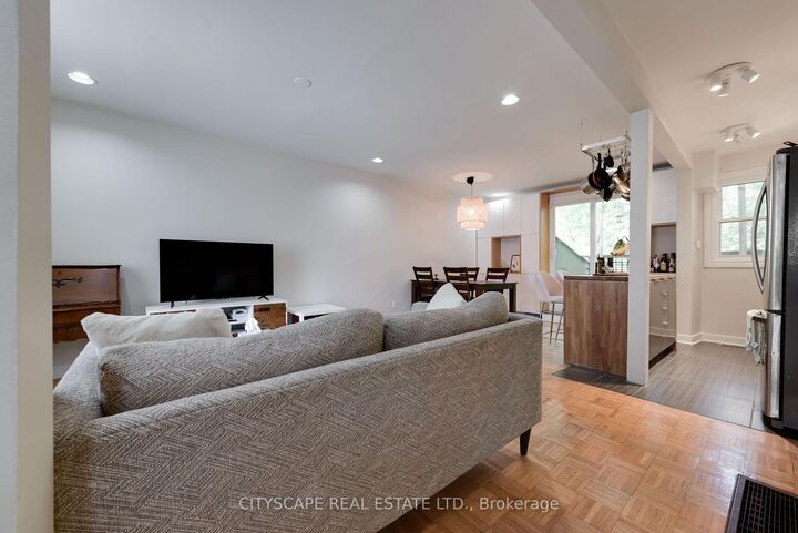 Property Photo:  193 Coxwell Avenue Upper  ON M4L 3B4 