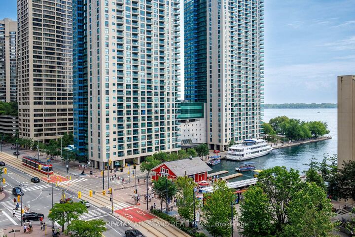 208 Queens Quay W 804 — photo 1