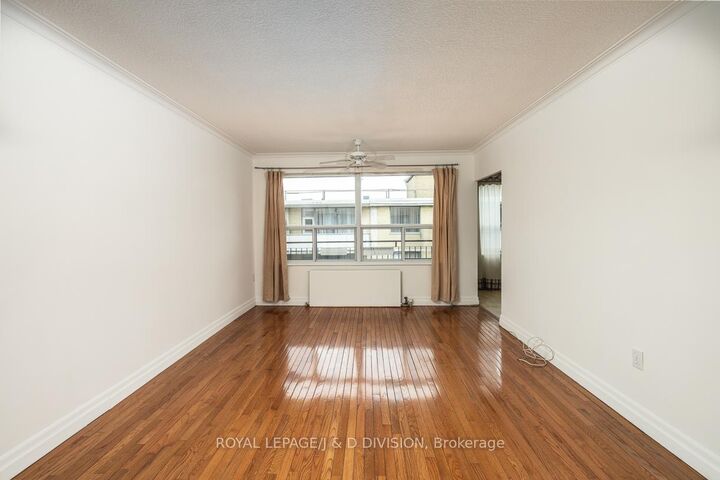 Property Photo:  660 Eglinton Avenue W 716  ON M5N 1C3 