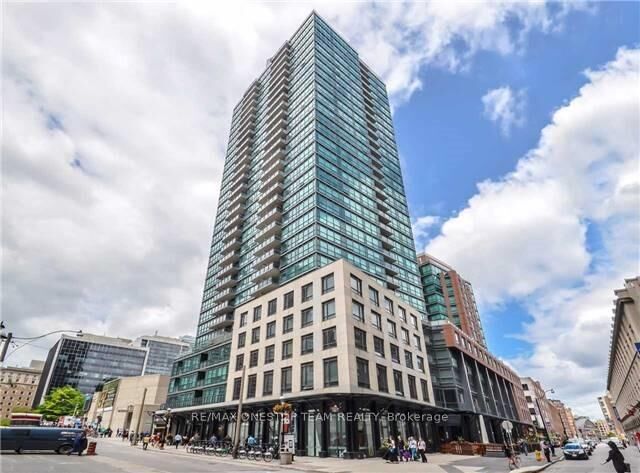 Property Photo:  1 Scott Street 2110  ON M5E 1A1 