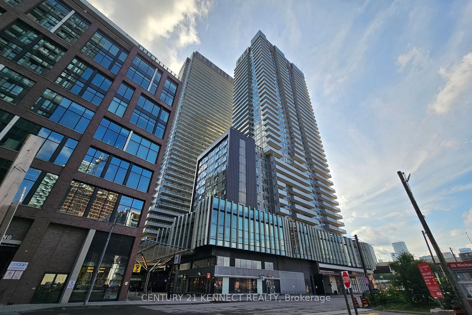 Property Photo: 20 Richardson Street 1407 ON M5A 0S6