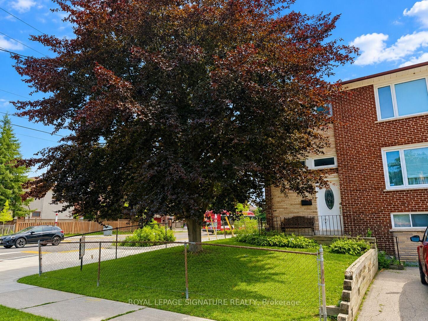 Property Photo: 67 Stilecroft Drive ON M3J 1A8