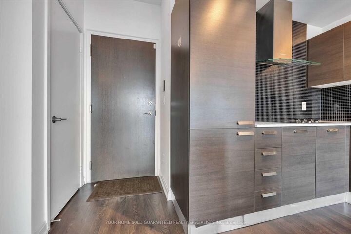 Property Photo:  11 Bogert Avenue 2606  ON M2N 0H4 
