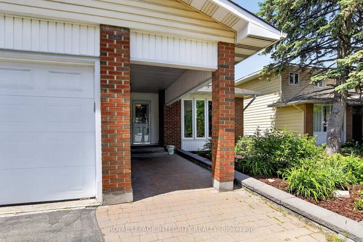 1646 Grey Nuns Drive — photo 1
