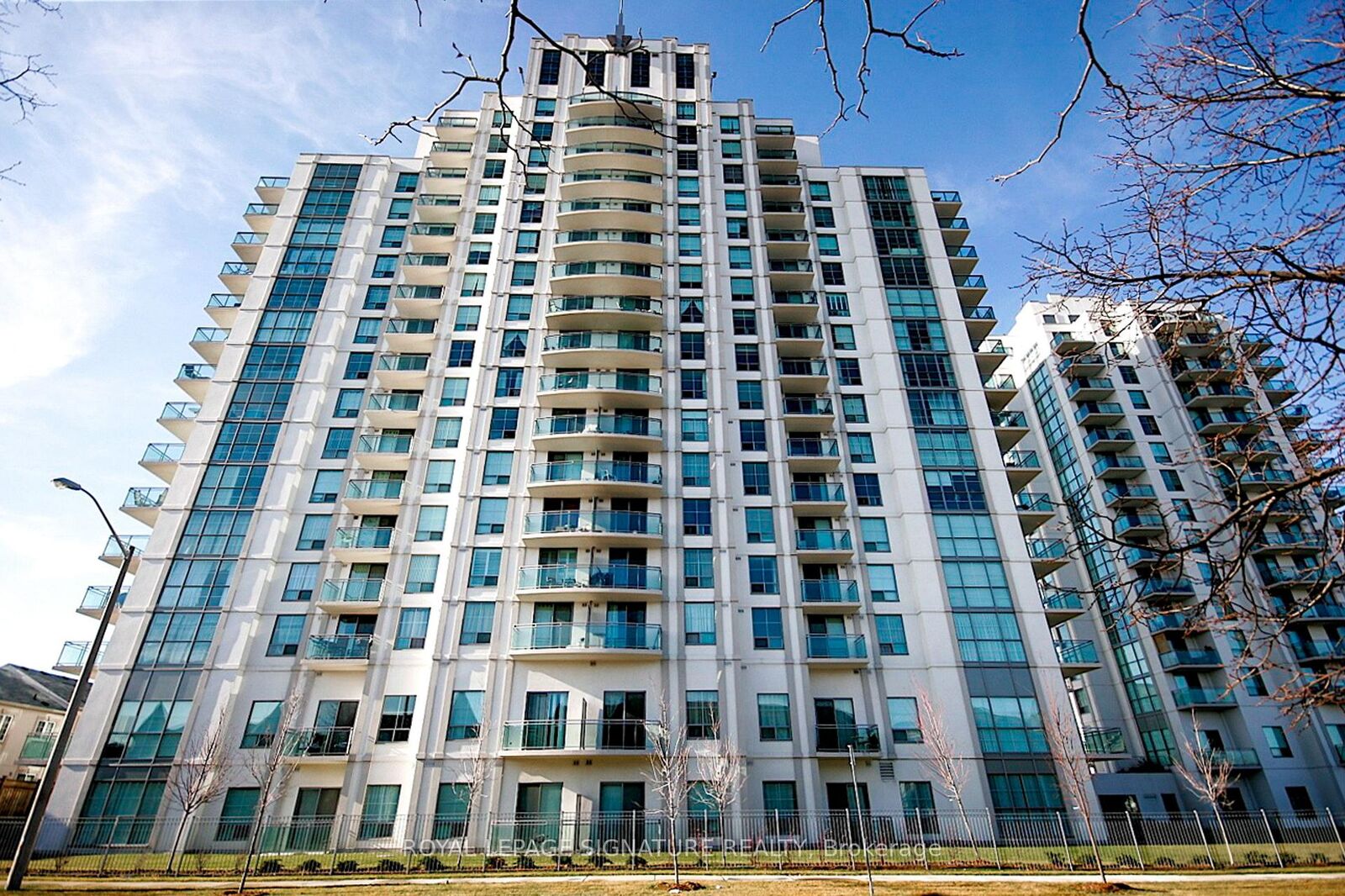 Property Photo: 8 Rosebank Drive 3M ON M1B 5Z3