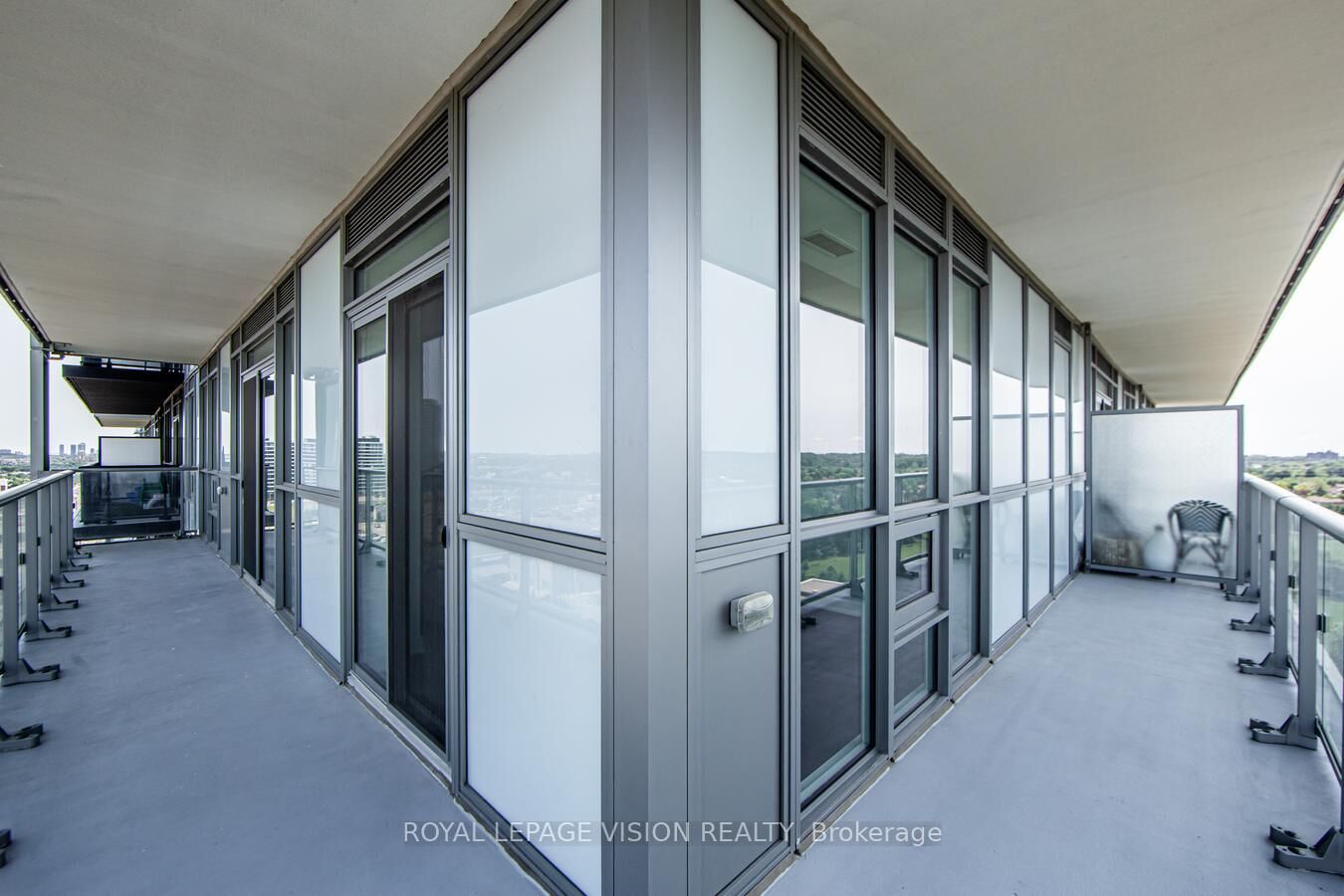 Property Photo:  895 Kennedy Road 205  ON M1K 2E9 