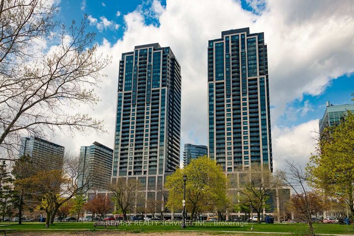 Property Photo:  1926 Lake Shore Boulevard W 1616  ON M6S 1A1 