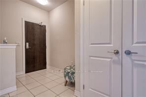 Property Photo:  272 Georgian Drive 204  ON L6H 0K4 