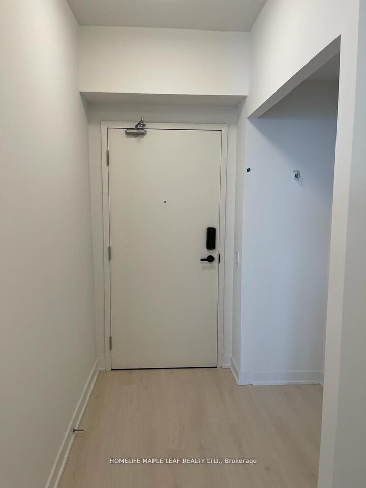Property Photo: 3900 Confederation Parkway 3902 ON L5B 0M3