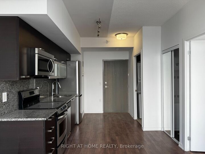 Property Photo:  36 Lisgar Street Ph01e  ON M6J 0C7 