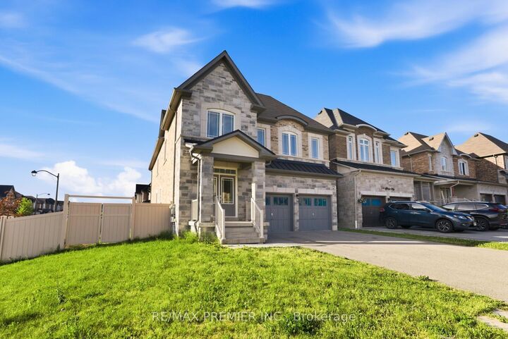 Property Photo: 122 McKenzie Way ON L3Z 4J4