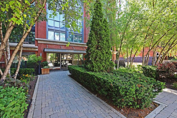 Property Photo:  11 Soho Street 405  ON M5T 3L7 