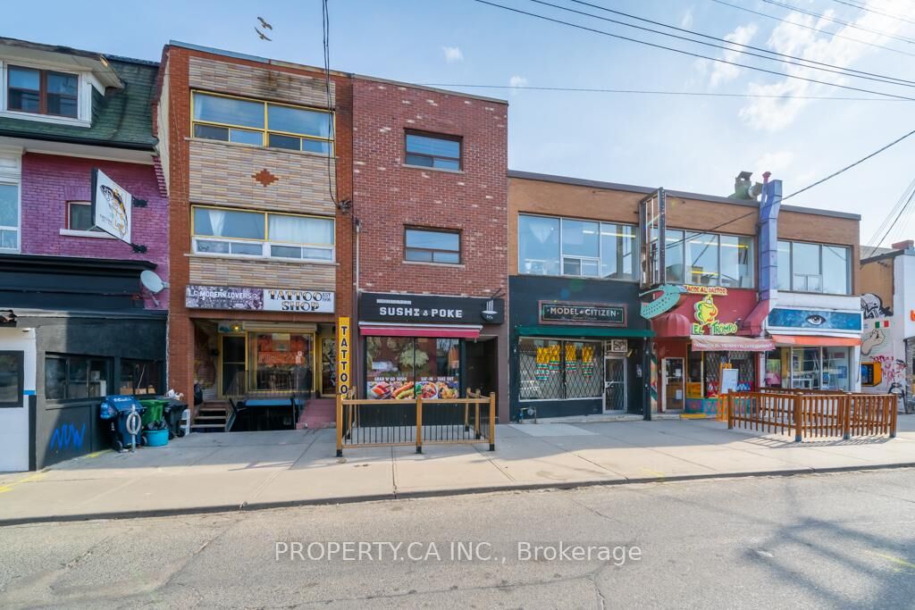 Property Photo: 281 Augusta Avenue 2-3 ON M5T 2L7