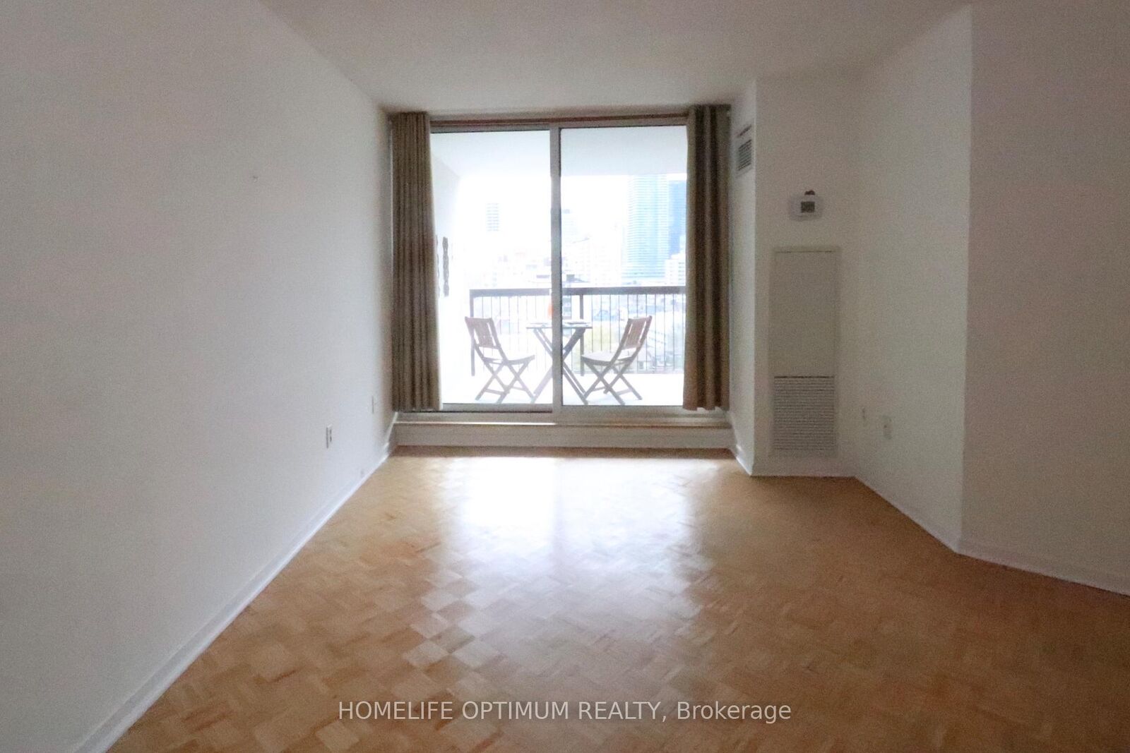 Property Photo: 77 Maitland Place 1208 ON M4Y 2V6