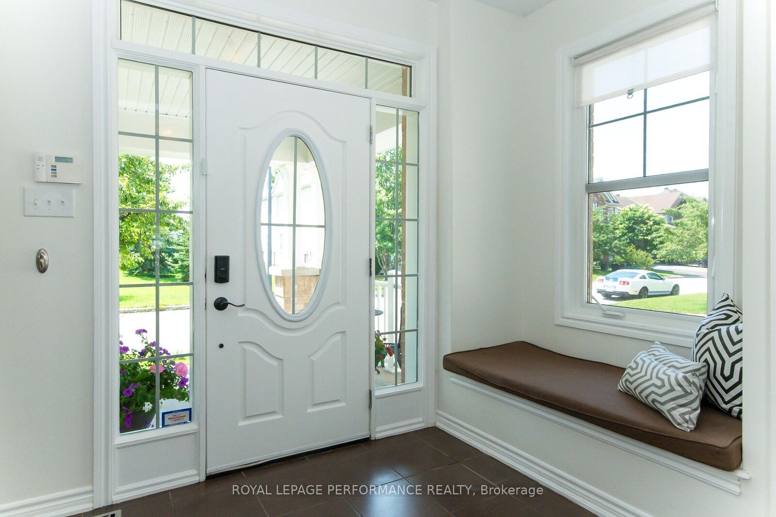 Property Photo: 2744 Grand Vista Circle ON K2J 0W6