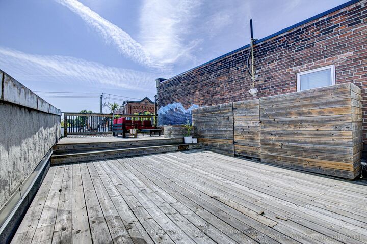 Property Photo:  1294 Queen Street W A  ON M6K 1L4 