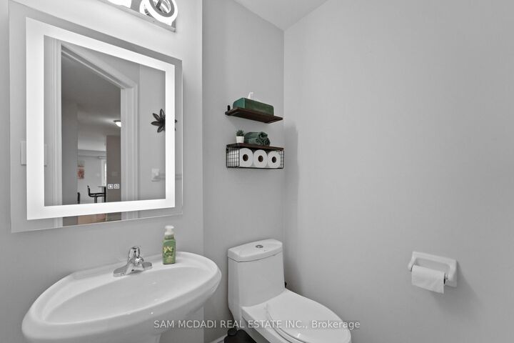 Property Photo: 525 Driftcurrent Drive ON L4Z 3Z2
