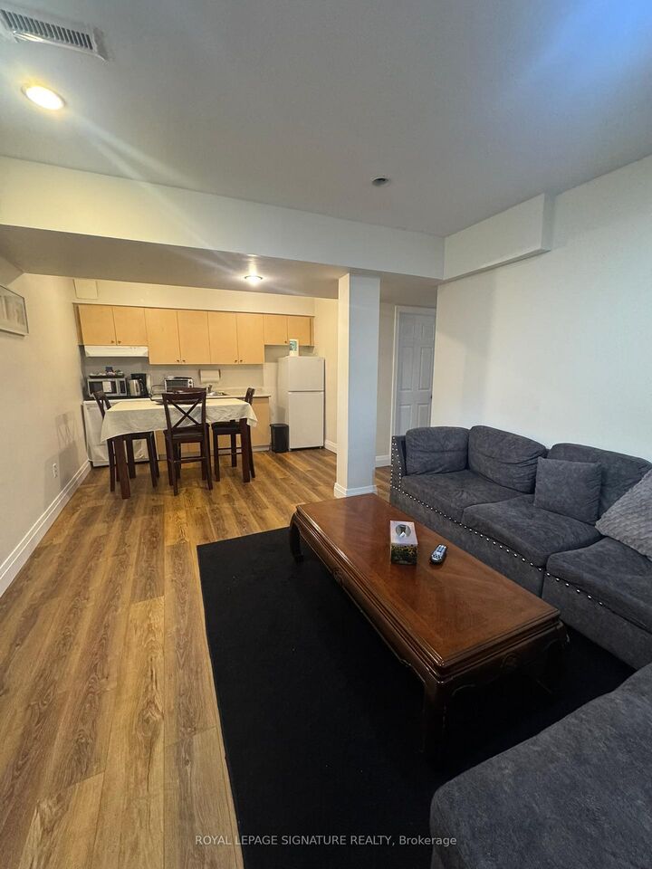 Property Photo:  3974 Foxwood Avenue Bsmt  ON L5N 7V4 