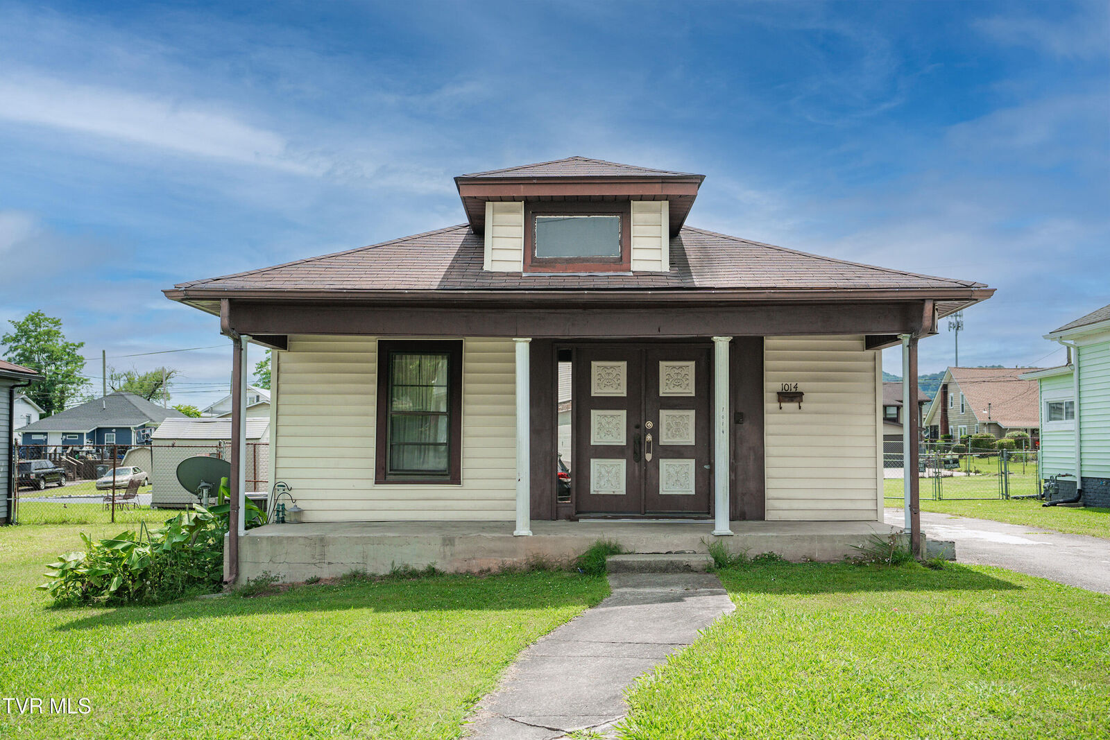 Property Photo: 1014 Maple Street TN 37660