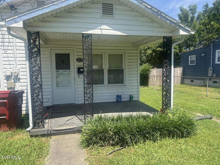 Property Photo: 305 Dyer Street TN 37601