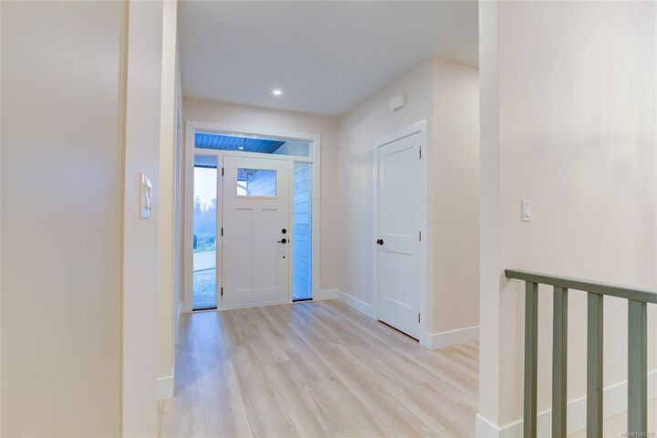 Property Photo: 549 Mountain View Dr BC V0R 2G0