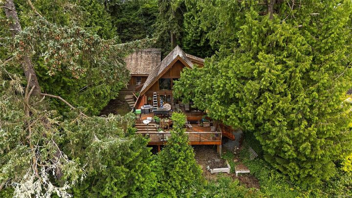 Property Photo: 8595 Glenview Rd BC V0N 2P0