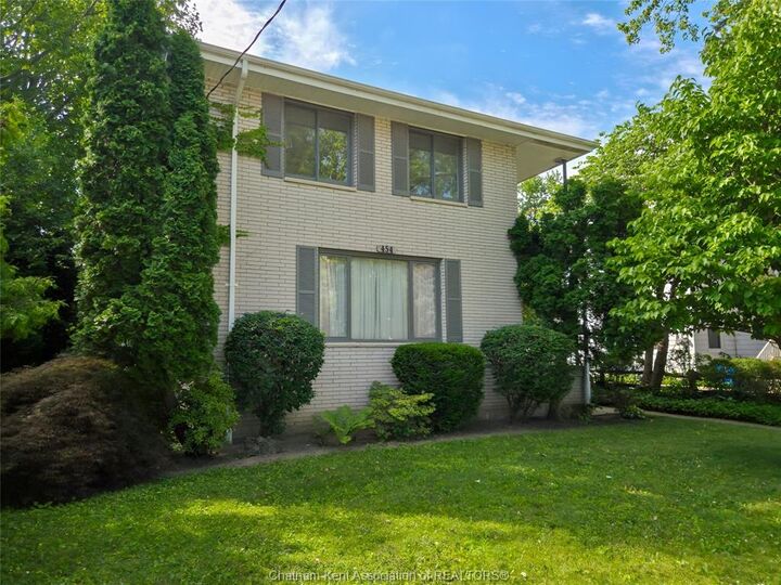 454 King Street West — photo 1