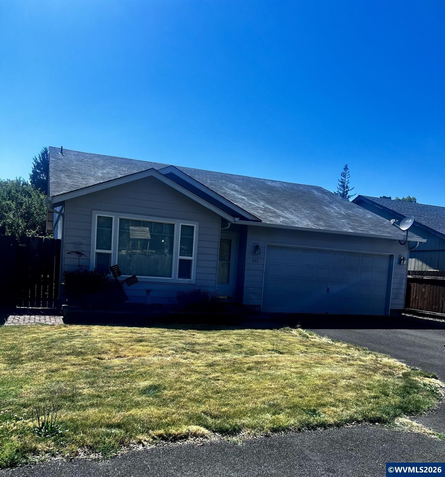 Property Photo: 895 Penn Ln SE OR 97317