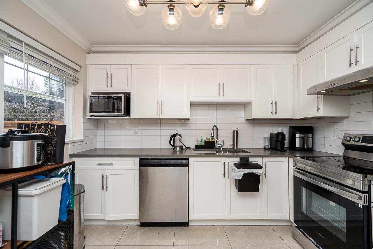 Property Photo: 10282 132 Street 1 BC V3T 0C4