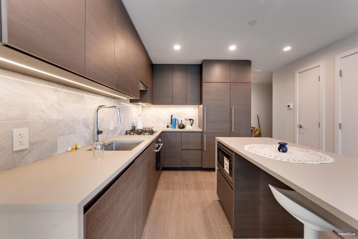 Property Photo: 2108 Gilmore Avenue 2812 BC V5C 0N8